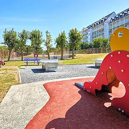 Pierre & Les Tamaris Hotel 2*